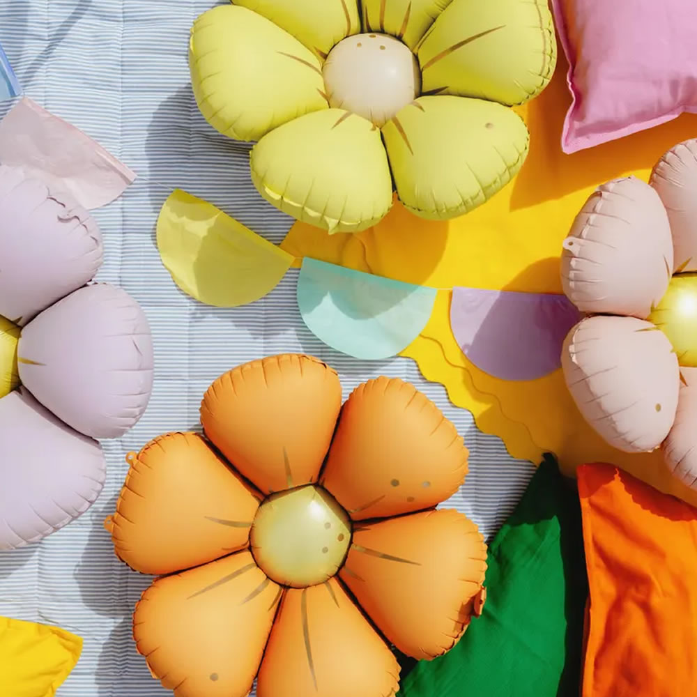 Pastel Daisy Balloons, Set of 4