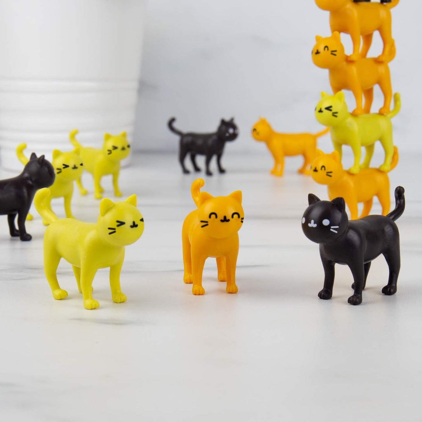 Catastrophe - Stacking Cats Game